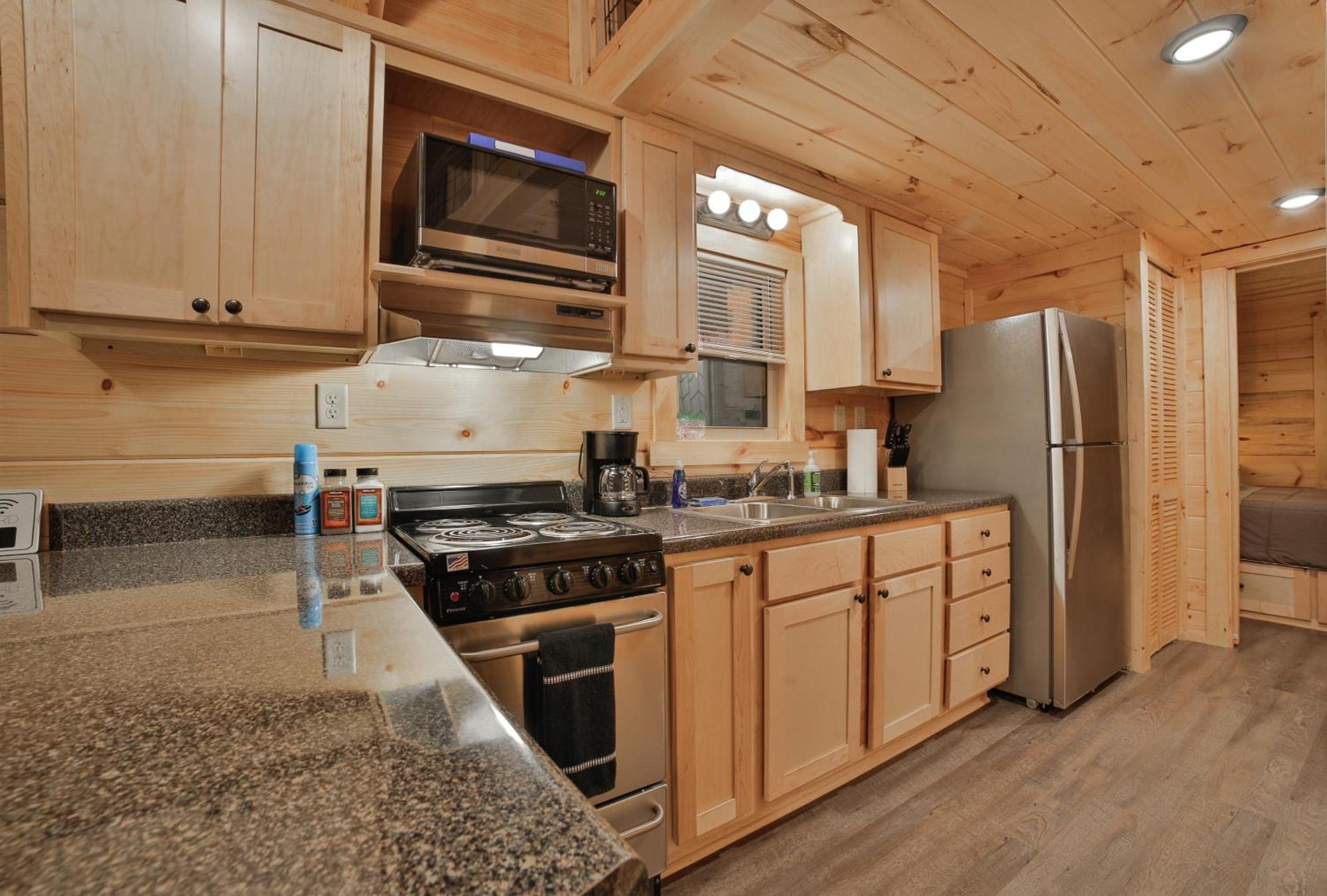 Ryon Tiny Home Cabin City-Side Rustic Retreat チャタヌーガ エクステリア 写真