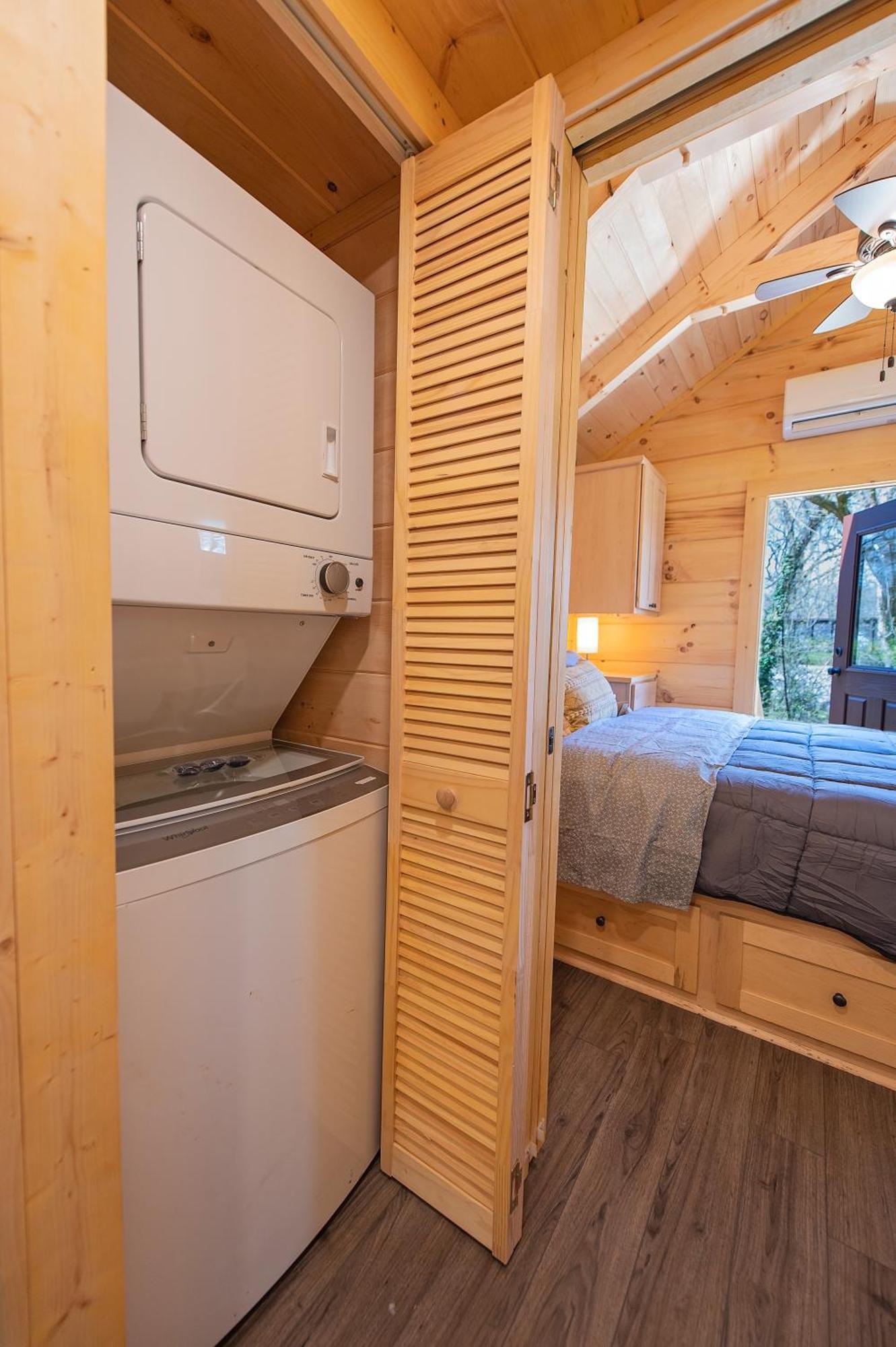 Ryon Tiny Home Cabin City-Side Rustic Retreat チャタヌーガ エクステリア 写真